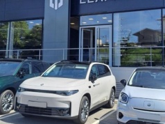 Koniec emisyjnego paktu. Toyota i Stellantis odcinają Teslę od łatwych pieniędzy