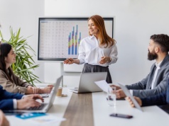 Transformacja technologiczna przebiega inaczej tam, gdzie liderkami są kobiety. Ciekawe dane