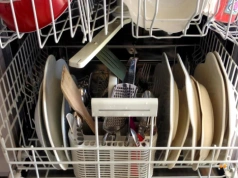 Tysiące osób robią to ze zmywarką. Serwisanci ostrzegają: ten „genialny trik” z Internetu niszczy sprzęt