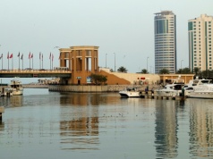 Irański atak w Bahrajnie uszkodził hotel i dwa budynki mieszkalne w Manamie