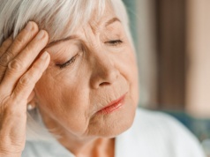 Alzheimer nie zaczyna się nagle. Oto objawy, które bardzo łatwo przeoczyć