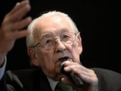 Andrzej Wajda miałby dziś 100 lat. Co warto wiedzieć o twórcy „Człowieka z żelaza”