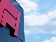 Formuła 1 w cieniu wojny. Konflikt w Iranie wstrzymuje najszybszy biznes świata