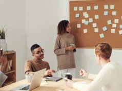 Trójmiejski rynek pracy z perspektywy młodych. Czego od pracodawców na Wybrzeżu oczekują dzisiejsi absolwenci?