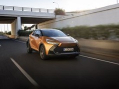 Modny crossover Toyoty pali tyle co nic. Teraz kosztuje mniej niż myślisz