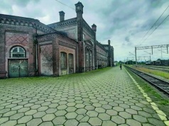 Kamieniec Ząbkowicki. Dworzec z nadzieją