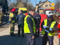 Zginął 42-latek naprawiający maszynę na drodze. Policja ujawnia, co się stało