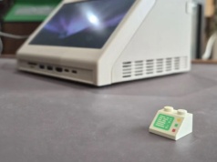 Fani LEGO i science fiction dali by się pociąć za taki zestaw. Każdy może go mieć