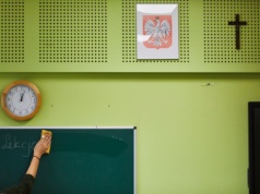 Fizycy bili na alarm i mówili o cięciach. MEN właśnie zabrał głos. Uczniowie mogą odetchnąć