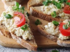 W piątki robię śląską pastę na kanapki. Smak hekele jest nie do podrobienia