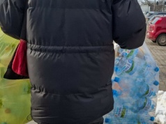 Kolejki do butelkomatów. 