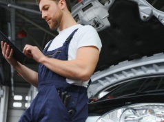 Dostęp do danych RMI 2026: Bitwa o cyfrową książkę serwisową. Co musi wiedzieć każdy kierowca?