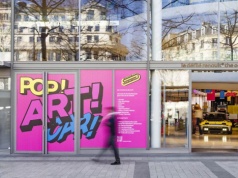 Renault zamienia samochody w sztukę. Wystawa Pop Art Car na Polach Elizejskich