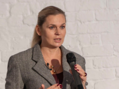 Barbara Nowacka doigrała się za słowa... o podręczniku. Nie ma jednak zamiaru przepraszać