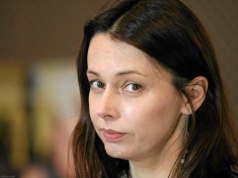 Mama pomogła w odważnych scenach. Babcia poszła do księdza. 