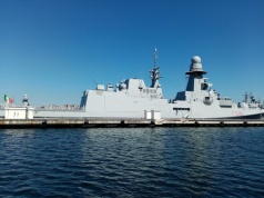 Włoska fregata Federico Martinengo wypłynęła bronić Cypru