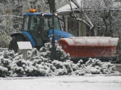 Prawie 7 mln złotych wydano już na zimowe utrzymanie dróg na Sądecczyźnie. Czy pogoda jeszcze zaskoczy?