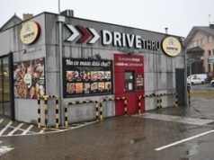 Sprawdziliśmy, jak działa piekarnia drive-thru. Wygodne, ale ma sporą wadę