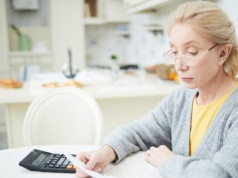 Ile trzeba zarabiać, żeby dostać 4000 zł emerytury? Sprawdź wyliczenia