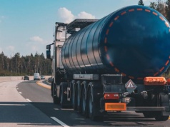 Rząd wprowadza tymczasowe zmiany dla kierowców cystern. Ma to zabezpieczyć dostawy paliw