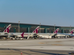 Kluczowy kraj Zatoki częściowo otwiera przestrzeń powietrzną. Ruszają loty repatriacyjne z turystami