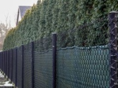 Sąsiad stawia ogrodzenie i chce pieniędzy? Oto co mówią przepisy