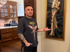 Czadoman w stroju szejka zachęca fanów do słodkich nagród