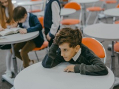 Dziecko nie radzi sobie z porażką w szkole? Nawyk, który zmieni jego podejście