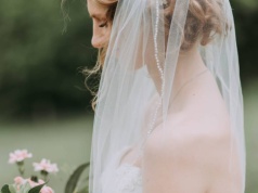 Przyszła w takiej sukni na ślub brata. "Dlaczego nikt jej nie wyrzucił?"