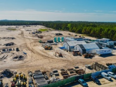 Na budowie elektrowni jądrowej zarobią wszyscy, tylko nie polskie firmy? Jedni świętują umowy, inni zgrzytają zębami