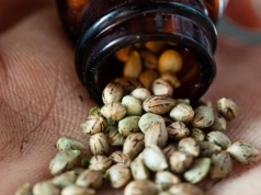 Niszczy wątrobę latami. Ten składnik potrafi naprawić stłuszczenie