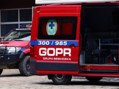 Oblodzenia na szlakach w Beskidach. GOPR ostrzega turystów