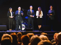 Legniczanki świętowały Dzień Kobiet na koncercie Macieja Zakościelnego (FOTO)