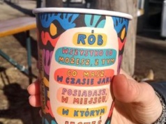 Pijąc małą czarną z tego kubka pomagasz – toruńscy artyści wspierają Serce Torunia!