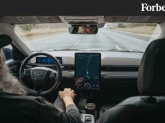 Samochody elektryczne lubią pracę w przewozach. Oto Ford Mustang Mach-E z przebiegiem ponad 500 000 km. Degradacja? 8 procent