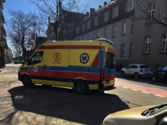 Jechał z pizzą. Rowerzystka trafiła do karetki (ZDJĘCIA)
