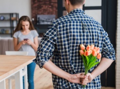 Kwiaty wciąż królują jako prezent na Dzień Kobiet