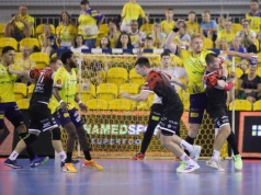 Industria podejmuje Ostrovię. Atrakcje z okazji Dnia Kobiet w Hali Legionów