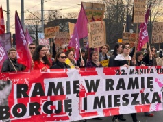 „Ramię w ramię o aborcję i o mieszkanie” – 22. Manifa Trójmiejska przeszła ulicami Gdańska