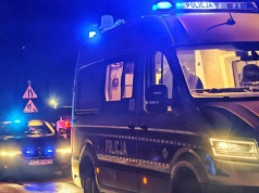 Wypadek dwóch aut. Oba wypadły z drogi (ZDJĘCIA)