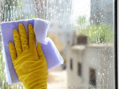 Masz dość smug na świeżo umytych oknach? Dzięki temu zapomnisz o problemie