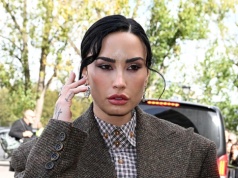 Demi Lovato w modnych jeansach. Fason jest hitem