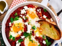 Śniadanie na jednej patelni. Zrobisz raz i będziesz wybierać zamiast jajecznicy