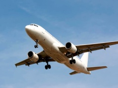 Wojna na Bliskim Wschodzie uderza w ceny lotów. Przewoźnicy szykują podwyżki 