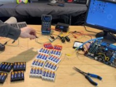 Uruchomił komputer na paluszkach AA. To rzeczywiście działa