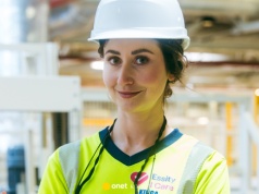 Kinga pracuje w fabryce. "Podwykonawcy nie zawsze chcieli się poddawać zaleceniom młodej kobiety"