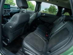 Potaniał o 48 020 zł i ma hybrydę z silnikiem 2.5 l. Bagażnik? Większy niż w Hyundaiu Tucsonie