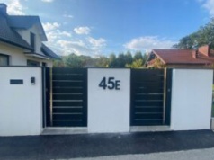 Brak numeru domu? Grozi za to mandat i problemy z ubezpieczeniem