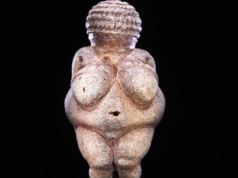 A jeśli Bóg był kobietą?  "Wydawanie dzieci na świat to źródło władzy"