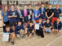 Dominacja sądeckich pływaków! MKS STP Nowy Sącz rozbił konkurencję w Oświęcimiu